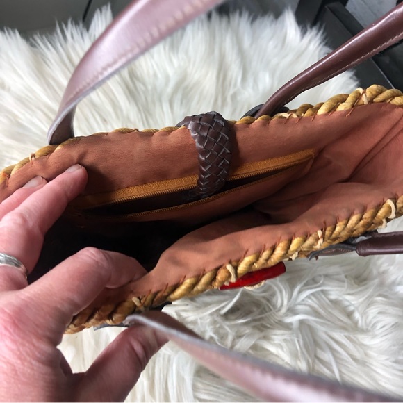 Wicker purple brown beach bag summer bag with toggle close - Picture 3 of 4